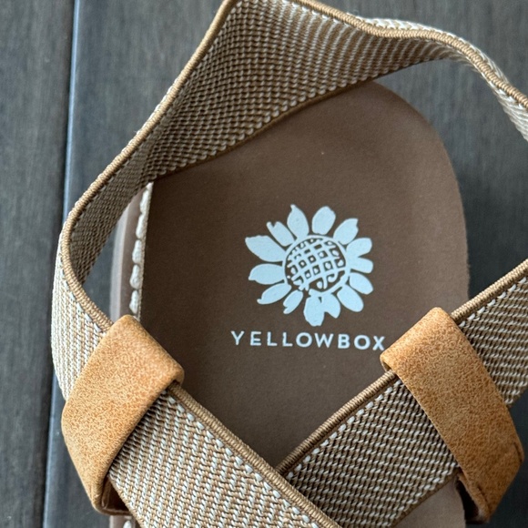 Yellow Box Women's Tan Strap Sandals - Brand New Size 11 - Picture 5 of 6
